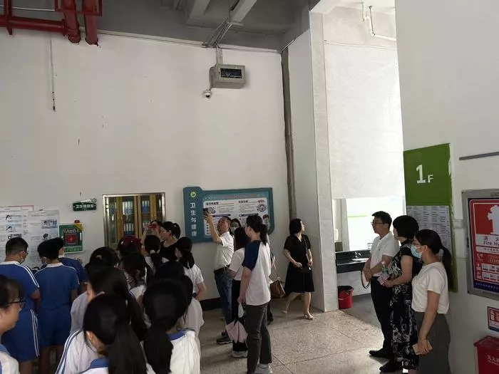 文章附图
